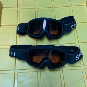 Two pairs kids snith ski goggles